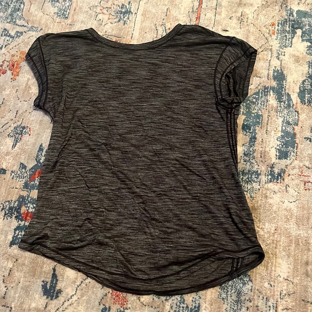 Lululemon tee